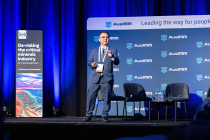 Juan Carlos Guajardo director de Plusmining en conferencia